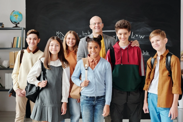 2023/2024 online enrolment for Collège Charles III opens